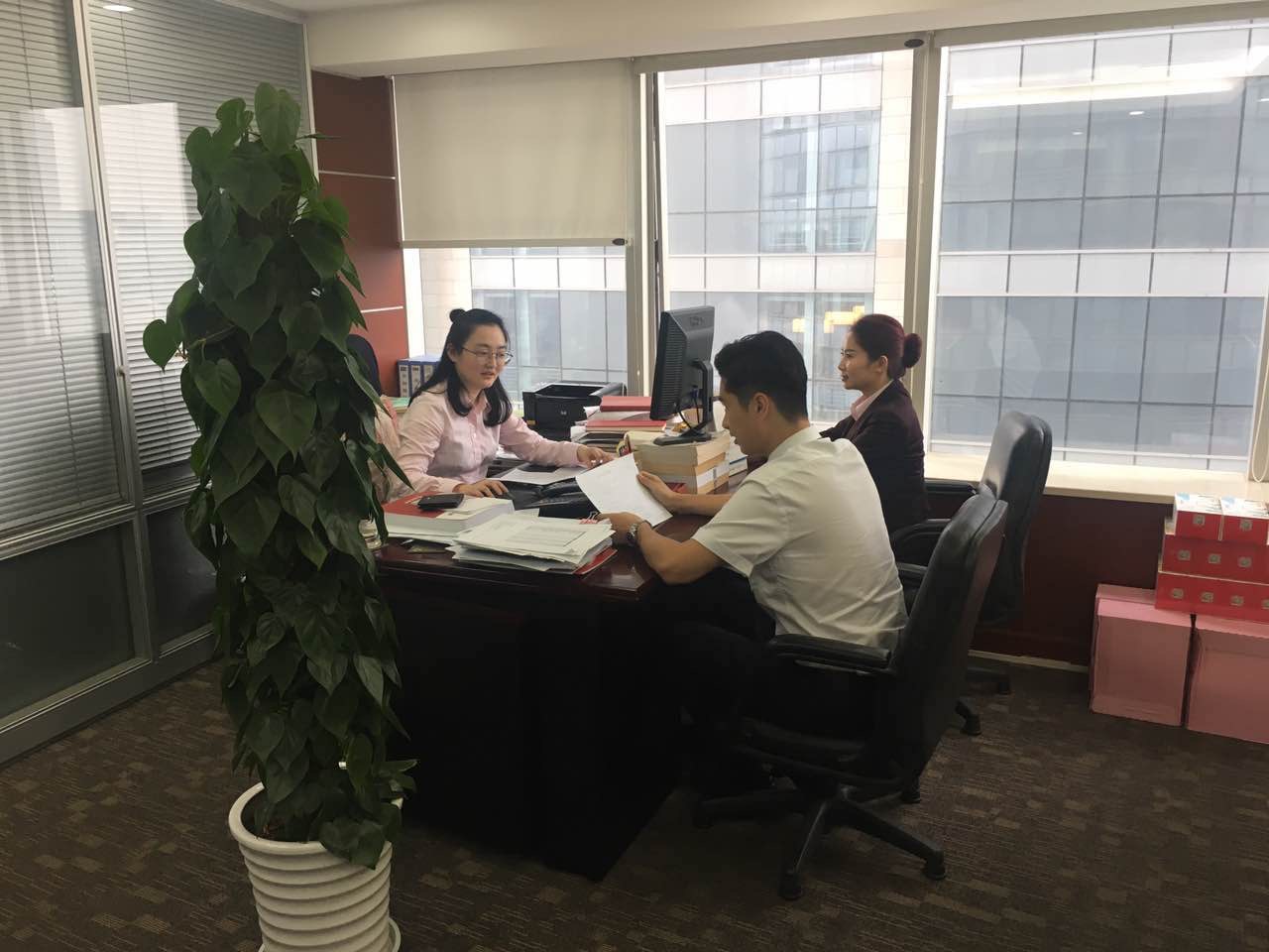 张婧旖的评估新制度推动银行风险控制_CCTV