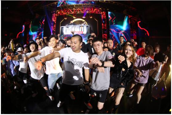 95后网红齐聚抖音iDOU夜,抖音打造全球最大新