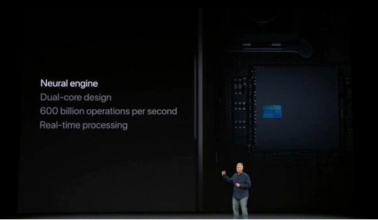 下一代手机的较量 华为Mate10与iPhoneX率先