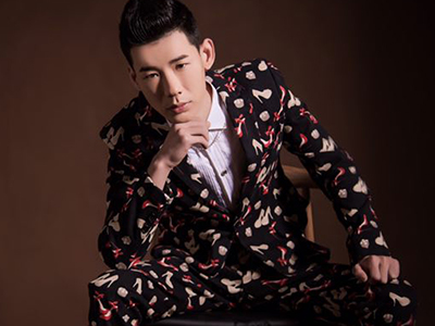 缔造YY周星神话 网红教父舞帝利哥豪挺爱徒战