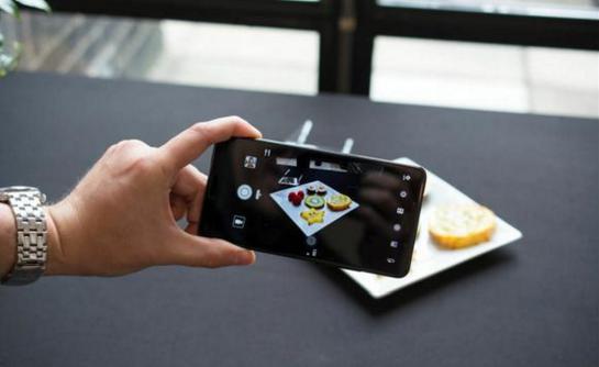 都是人工智能手机 为何华为Mate 10 Pro使用体