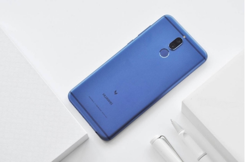 赠豪华礼包!麦芒6极光蓝双12华为商城献钜惠_