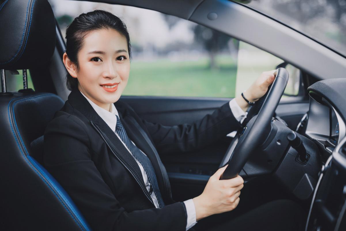 每一程无惧风雨 曹操专车司机有特殊关爱金了
