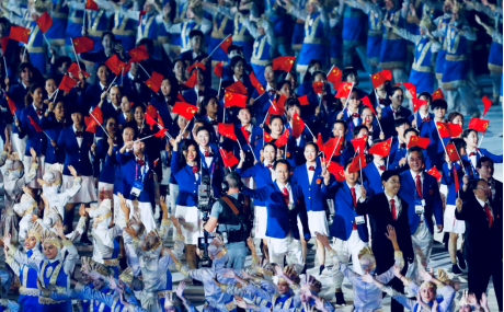 雅加达亚运会开幕式中国代表团出场服不是番