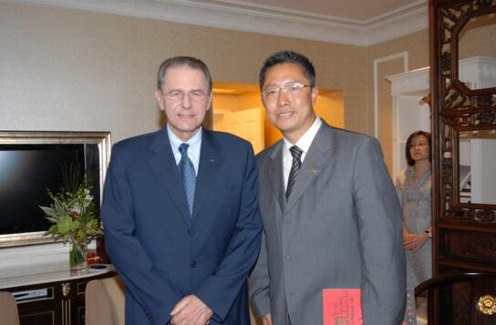 从走向世界到影响世界 疯狂英语推动文化自信